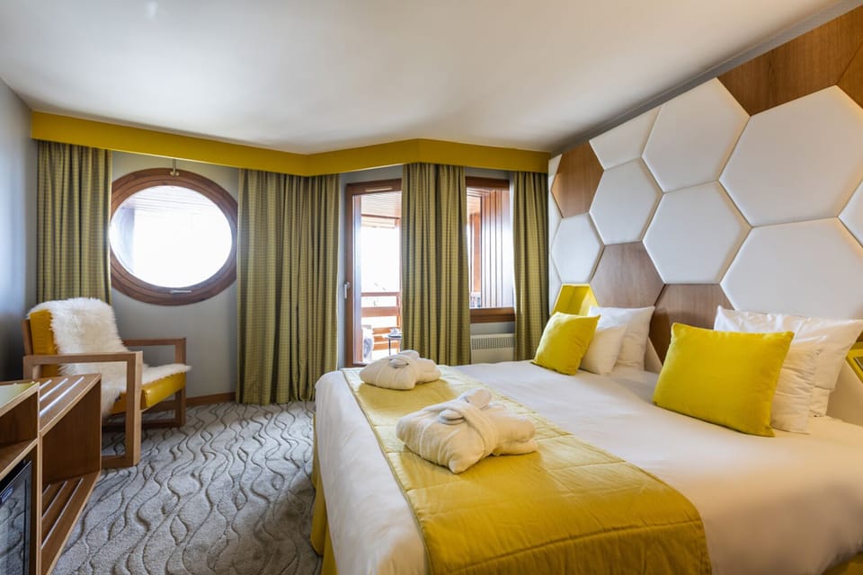 1 bedroom, in-room safe, desk, blackout drapes