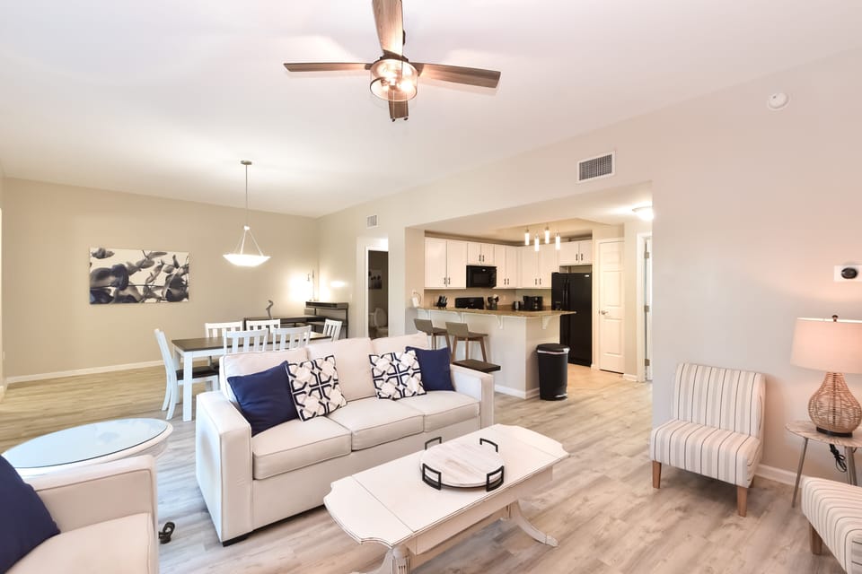 The Palms of Destin 3103 - Living Area into the Kitchen