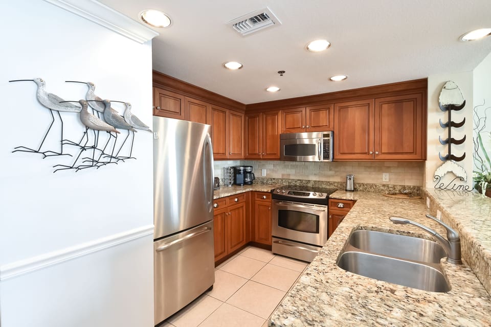 Sterling Shores 602- Fully Equipped Kitchen