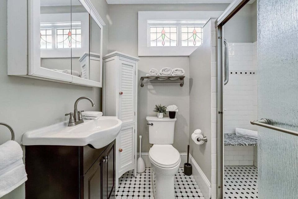 Full bathroom