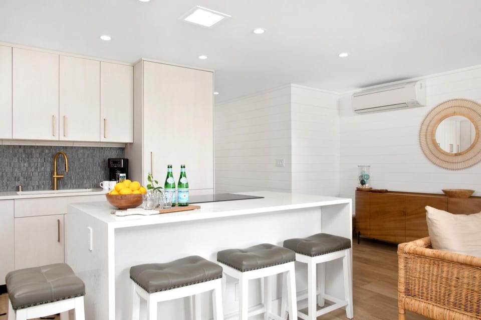 Villa, 1 Bedroom (Ocean View, Sleeps 4 (MSR-F2)) | Dining