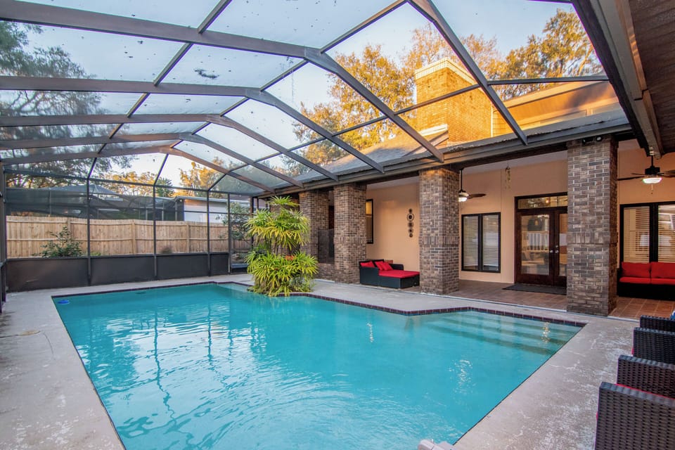 House (4 Bedrooms) | Front of property