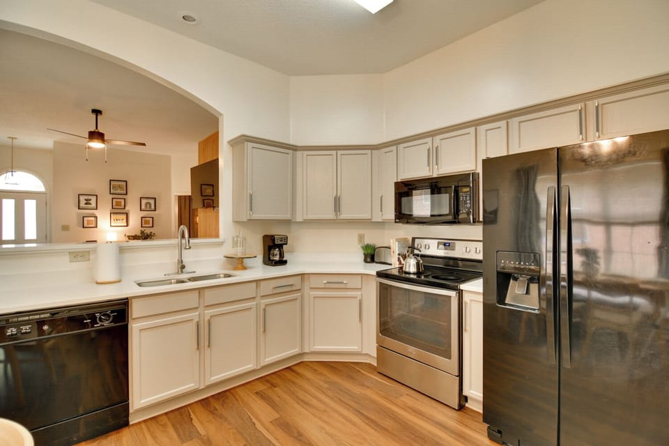House (3 Bedrooms) | Interior