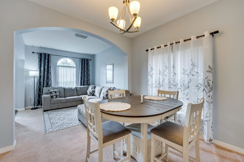 House (4 Bedrooms) | Interior
