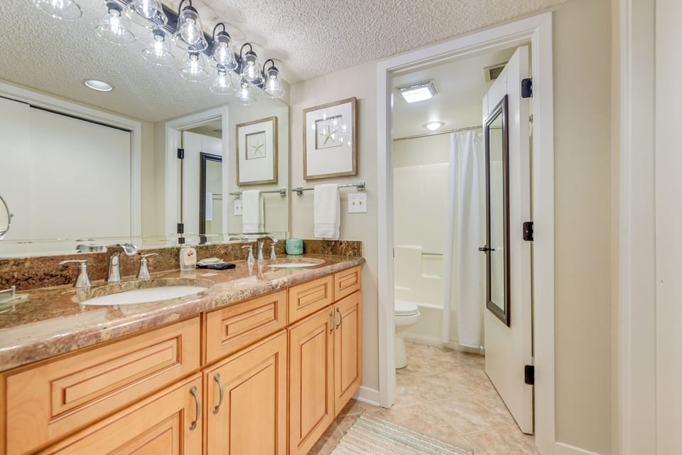 Private Deck & Pool Access: Myrtle Beach Getaway! Apartment in South Carolina