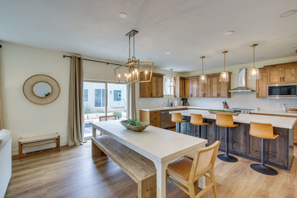 House (6 Bedrooms) | Interior