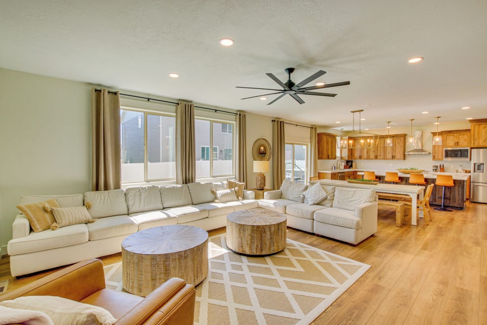 House (6 Bedrooms) | Interior