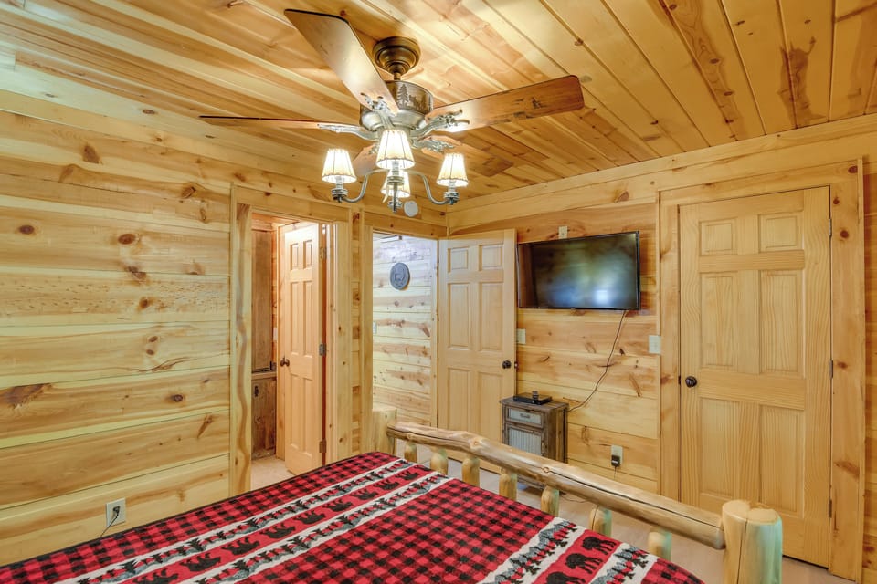 House (4 Bedrooms) | Interior