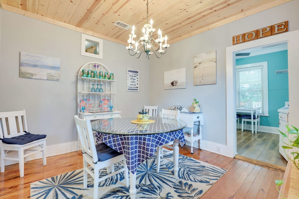 House (2 Bedrooms) | Interior