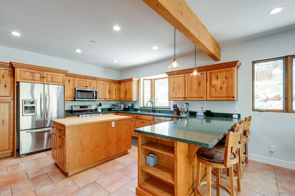 House (4 Bedrooms) | Interior