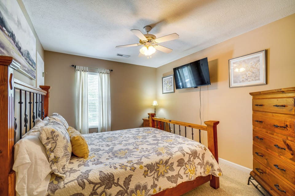 House (3 Bedrooms) | Interior