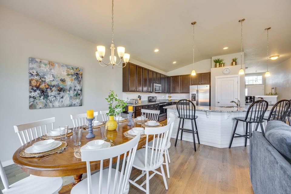 House (5 Bedrooms) | Interior