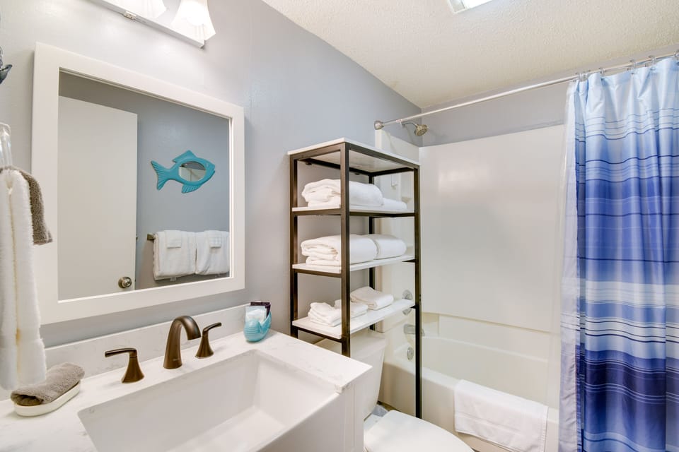 Orange Beach Condo w/ Pool Access & Gulf Views! Apartment in Orange Beach