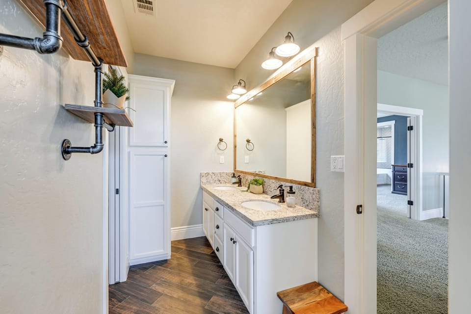 California Vacation Rental w/ Private Pool & Patio Cottage in Visalia