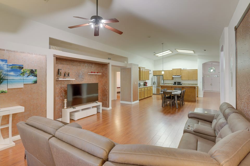 House (5 Bedrooms) | Interior
