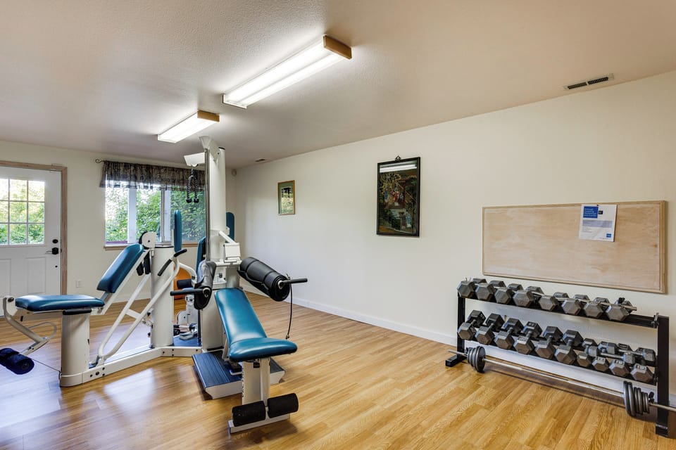 Federal Way Vacation Rental: Bay & Mountain Views! Cottage in Federal Way