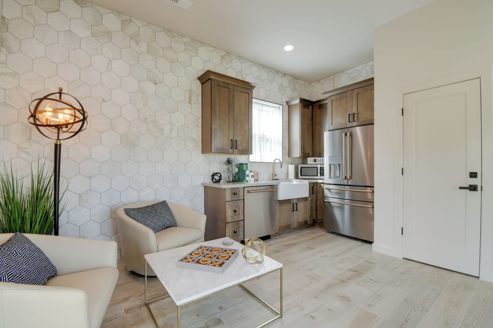 House (5 Bedrooms) | Interior