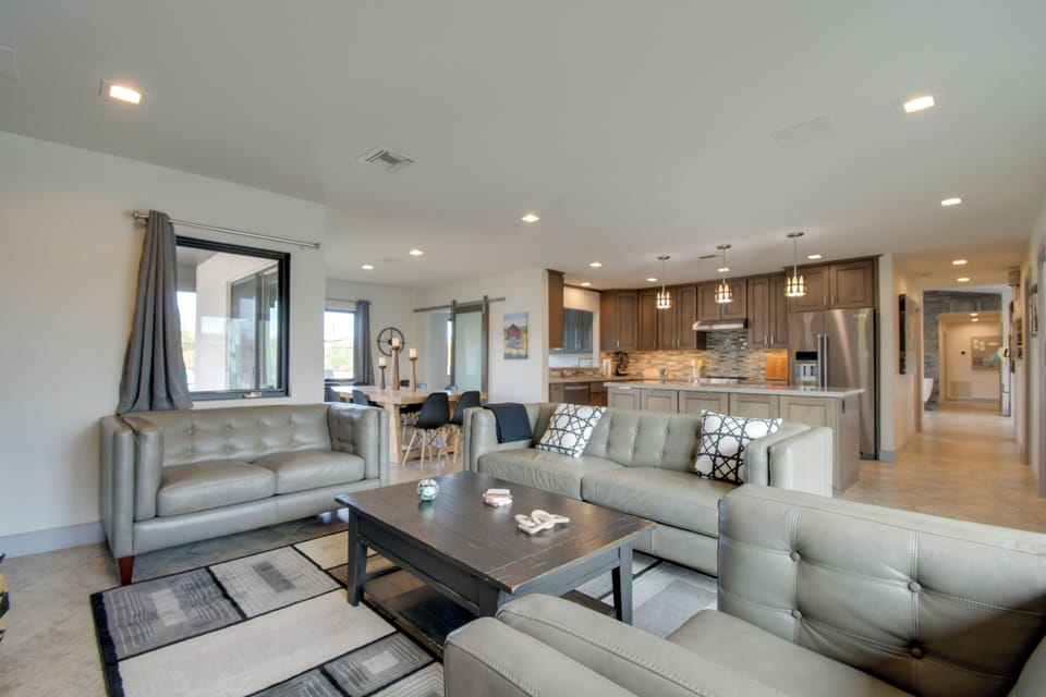 House (5 Bedrooms) | Interior