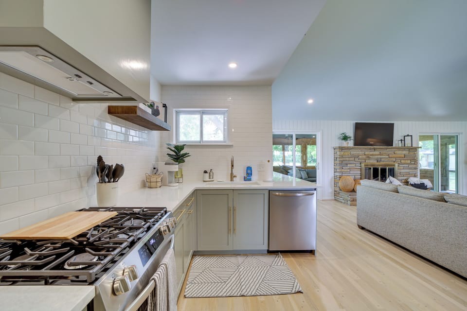 House (5 Bedrooms) | Interior
