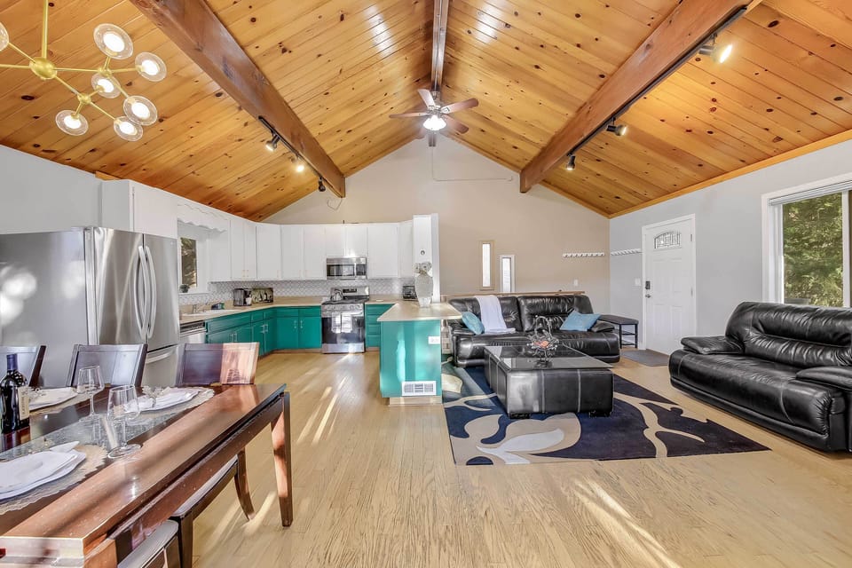 House (4 Bedrooms) | Interior