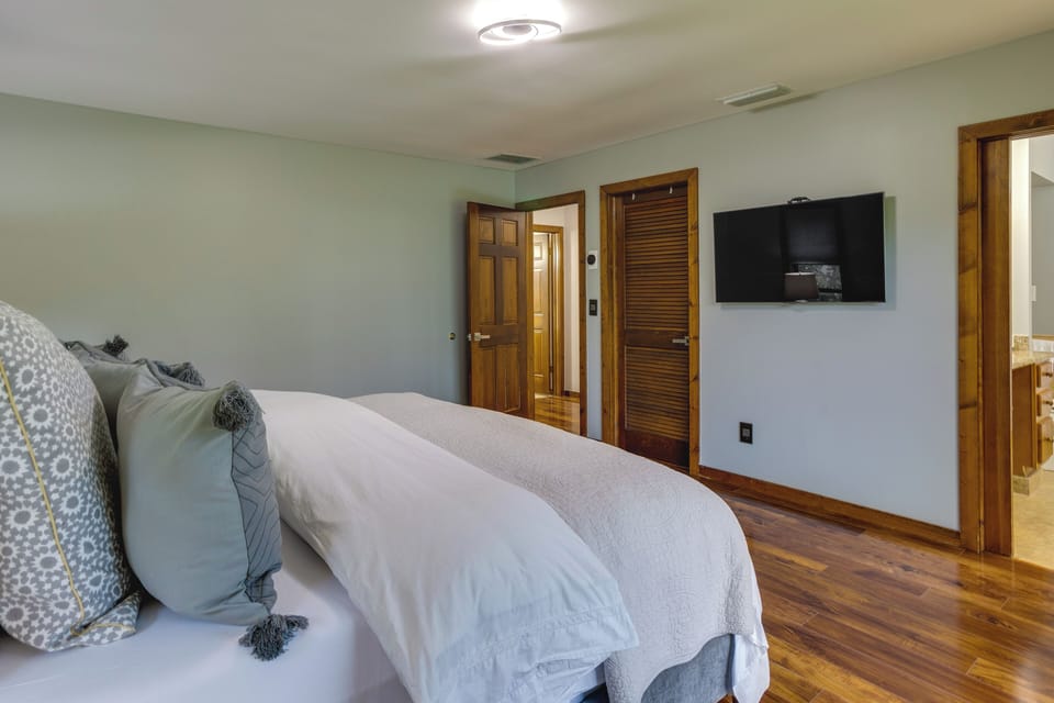 Pet-friendly Wellington Vacation Rental on Canal! Cottage in Wellington