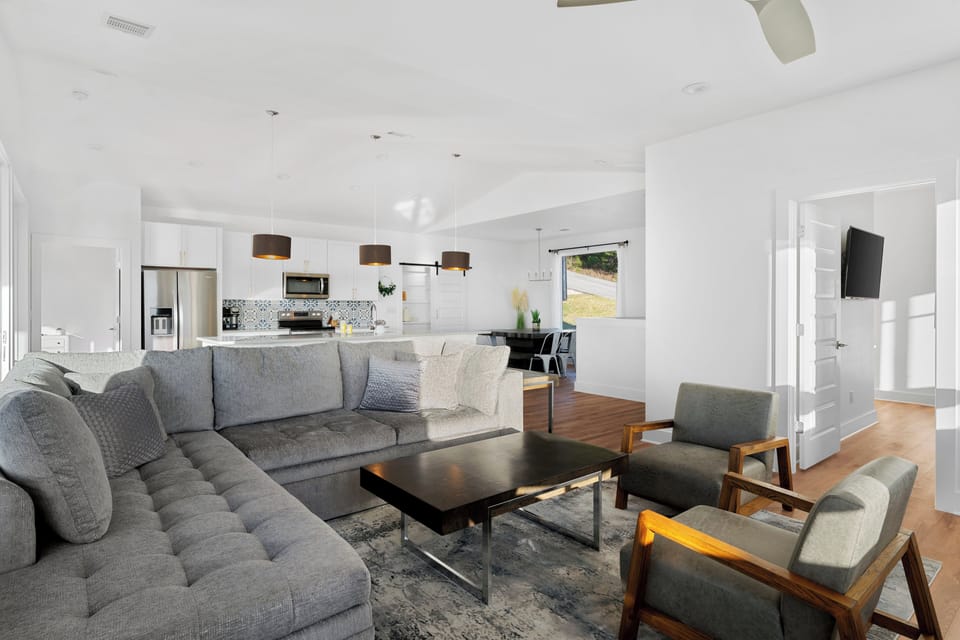House (4 Bedrooms) | Interior