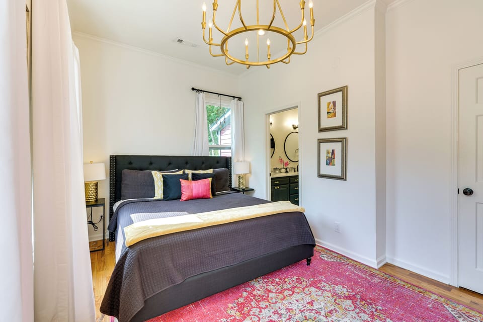 Eureka Springs Vacation Rental < 1 Mi to Downtown Cottage in Eureka Springs