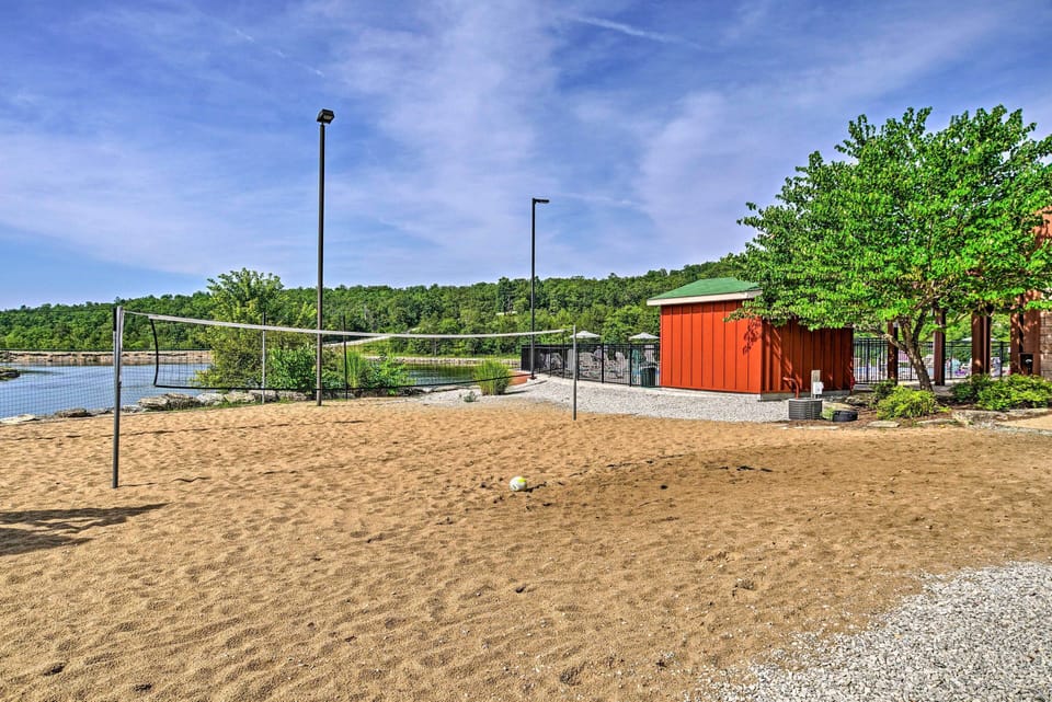 Branson West Vacation Rental w/ Resort Amenities! Apartment in Branson