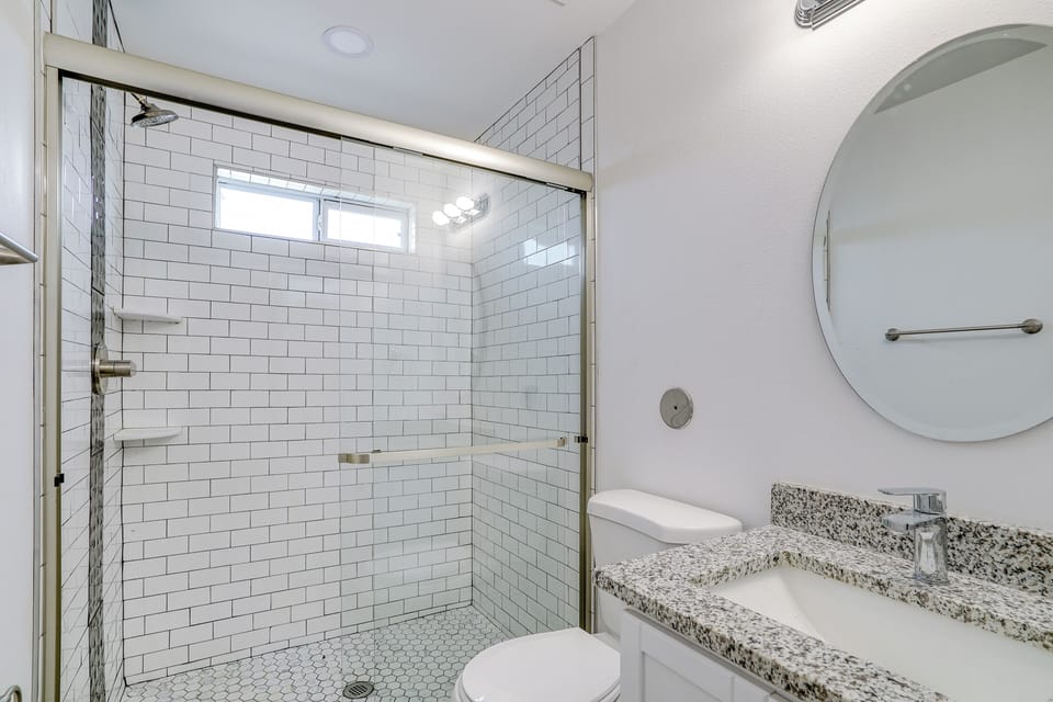 Sleek + Modern El Paso Retreat ~ 6 Mi to Downtown! Cottage in El Paso