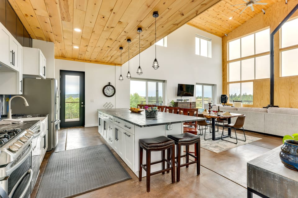 House (4 Bedrooms) | Interior