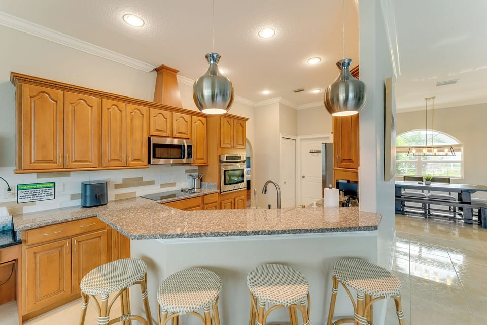 House (4 Bedrooms) | Interior