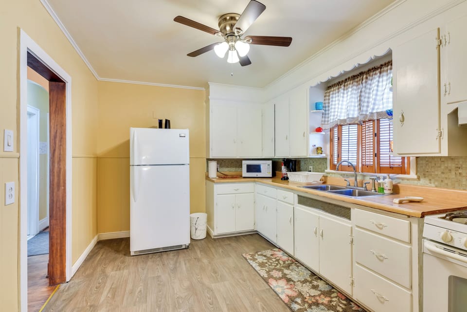 House (2 Bedrooms) | Interior