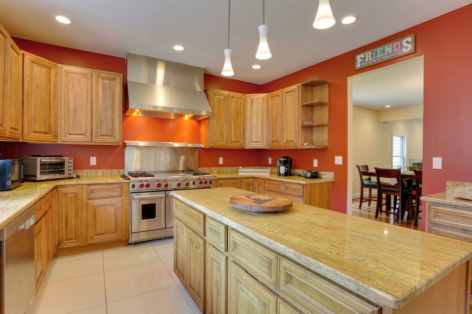 House (5 Bedrooms) | Interior