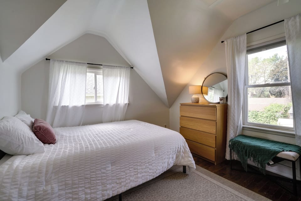 Pet-friendly Saint Paul Home Near Allianz Field! Cottage in Saint Paul