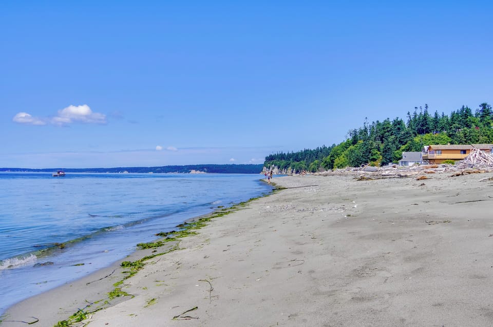 Whidbey Island Oasis: Walk to Beach, Hot Tub, View Cottage in Greenbank
