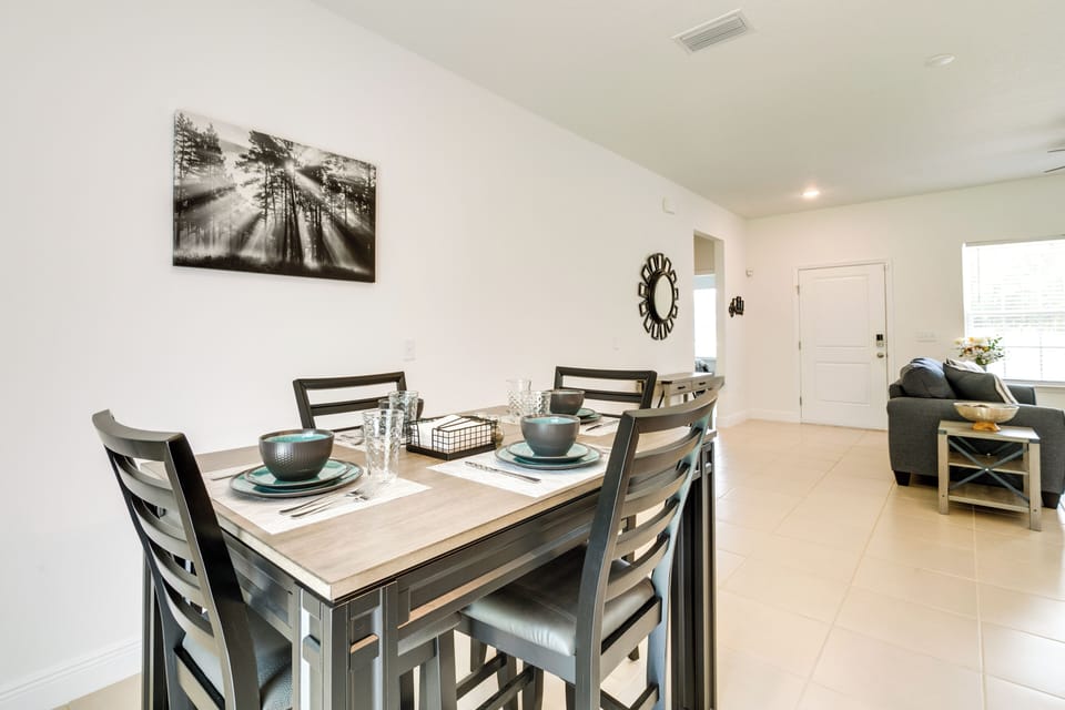 House (4 Bedrooms) | Interior
