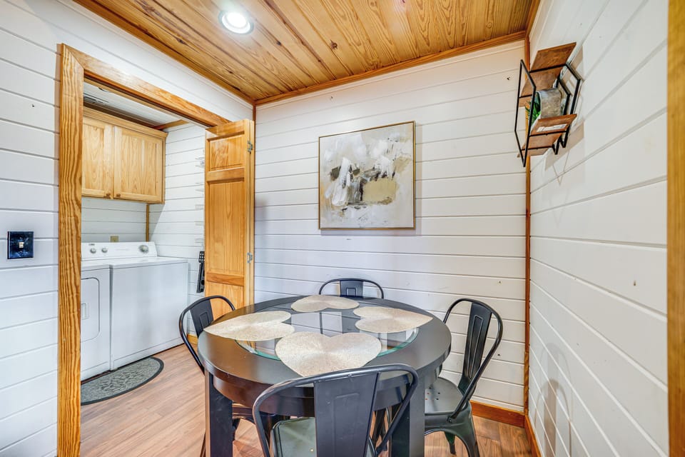 House (2 Bedrooms) | Interior