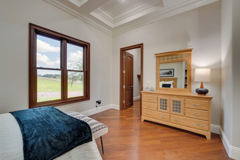 House (5 Bedrooms) | Interior