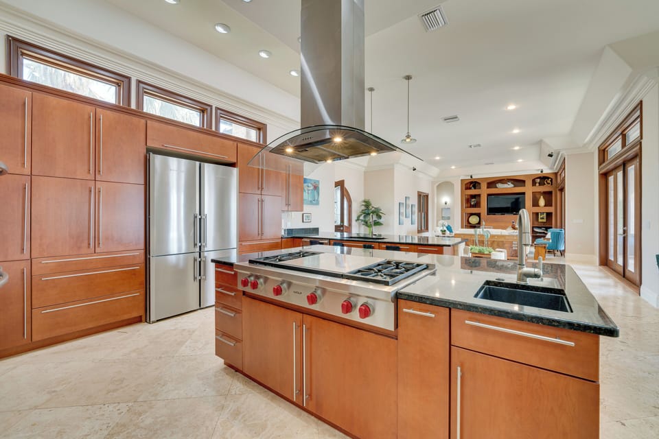 House (5 Bedrooms) | Interior