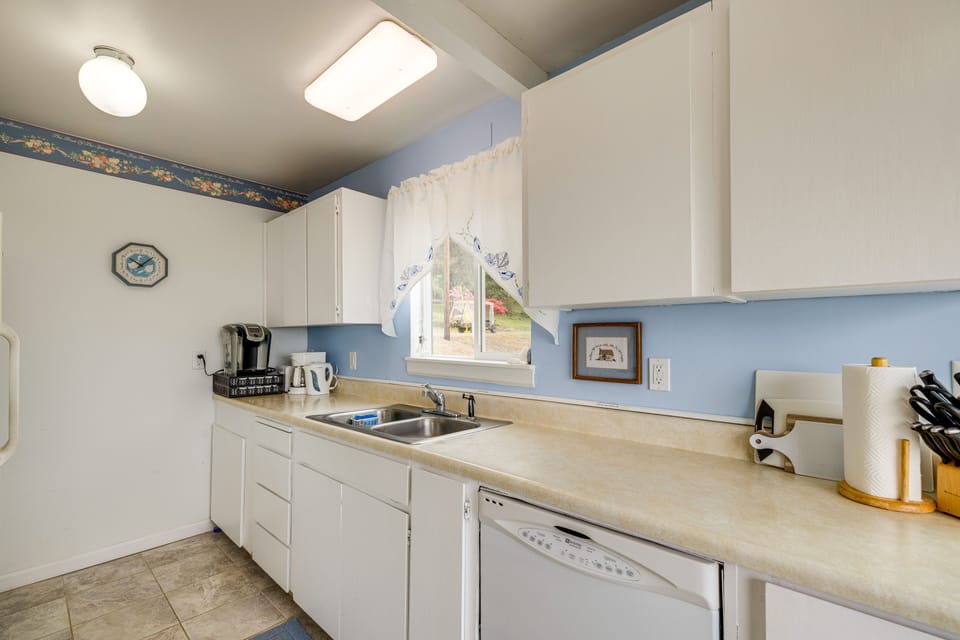 House (2 Bedrooms) | Interior