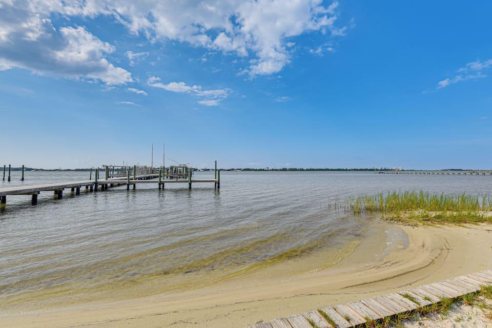 10 Mi to Navarre Beach! Waterfront Rental w/ Pool Apartment in Florida