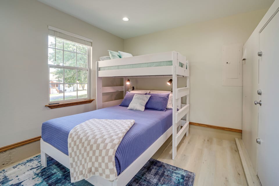 House (4 Bedrooms) | Interior