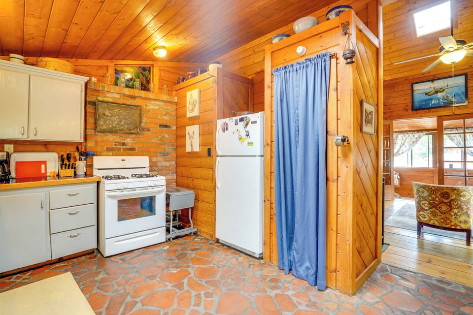 House (2 Bedrooms) | Interior