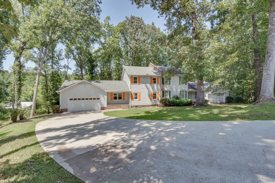 Apartment (4 Bedrooms) | Front of property