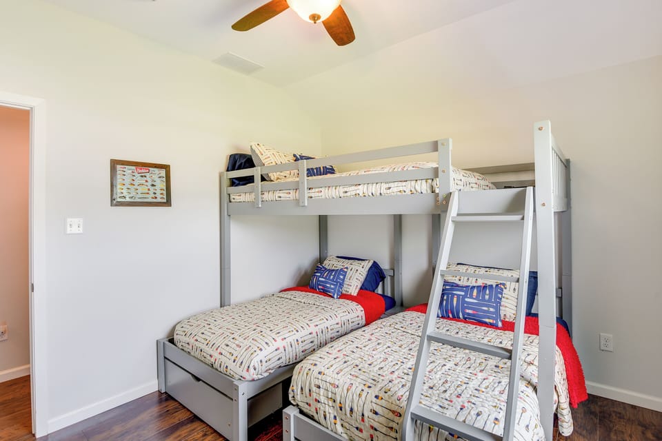 House (4 Bedrooms) | Interior