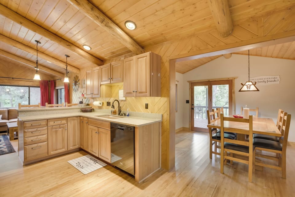 House (2 Bedrooms) | Interior