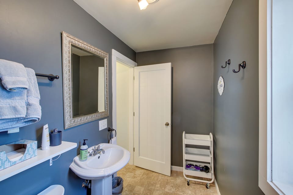 Elkhart Lake Vacation Rental 3 Mi to Road America! Cottage in Elkhart Lake