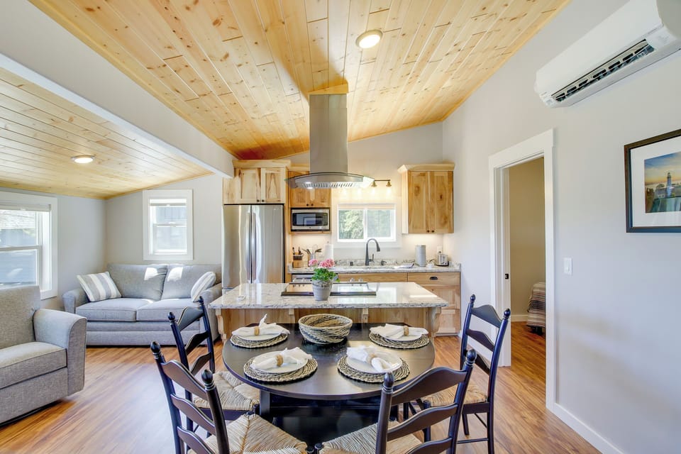 Cottage (2 Bedrooms) | Interior