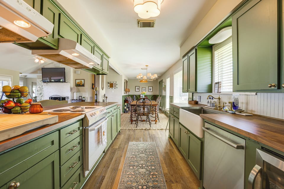 House (5 Bedrooms) | Interior