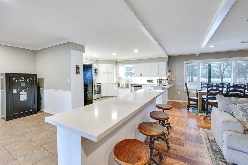 House (4 Bedrooms) | Interior